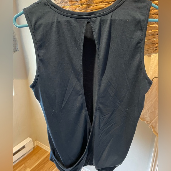 Blue workout tank - Picture 1 of 3